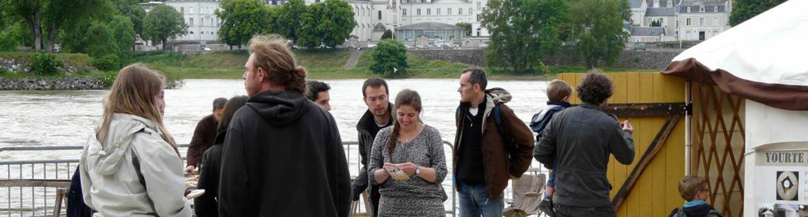 Vivre autrement, une yourte en bord de Loire pour sensibiliser.(par Sandrine Ducelliez)